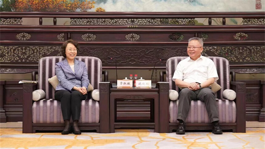 沈晓明与曹淑敏一行会谈