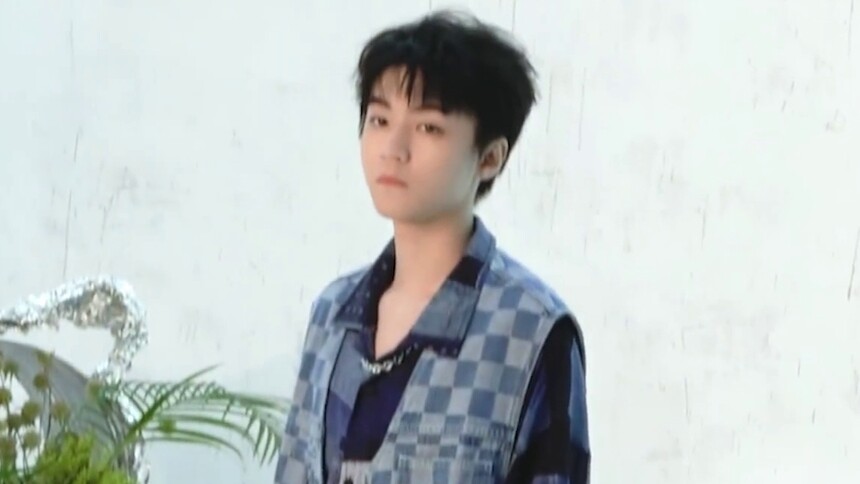 王俊凯深夜发长文呼吁大家正能量：客观陈述 友善发言