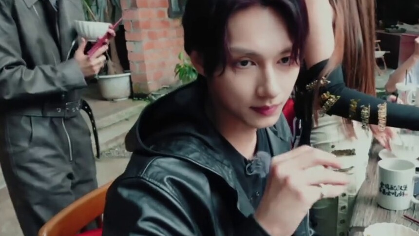 食客团vlog：美食打卡清单更新！Amber文俊辉带你嗨吃乐山