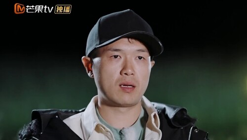 张硕刚起来了！主动解决婚闹事件