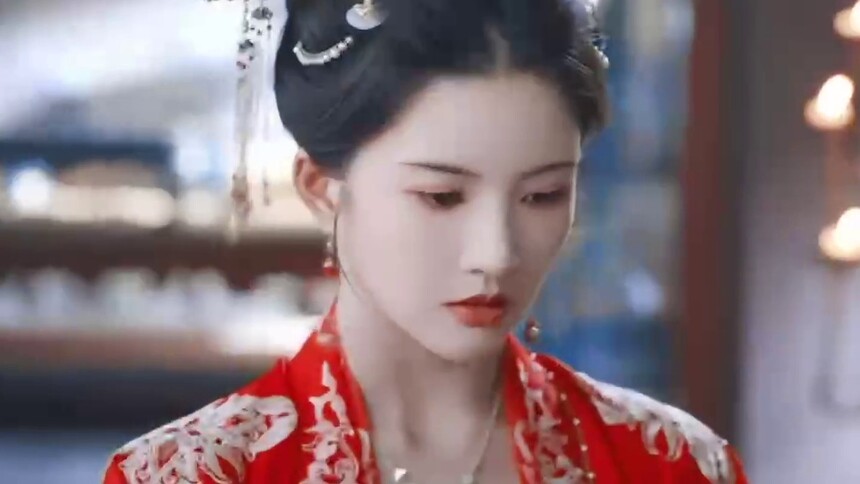 刘些宁红妆华服明媚又大气！