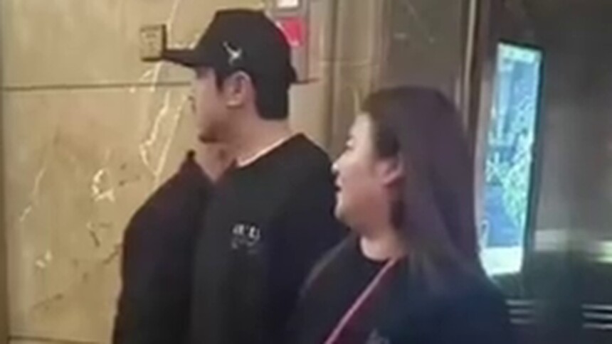 沈腾携妻子参加好友婚礼 穿情侣装秀恩爱力破离婚传闻