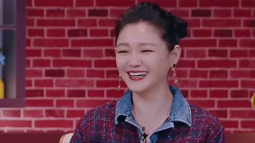 皮一下很开心！秦海璐追问是否会在意前任的过往 大S调皮回应