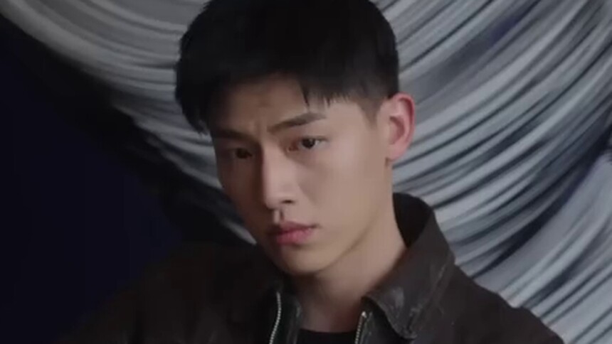 罗飞张雨查看姚舒瀚凶案现场