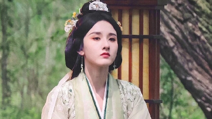 温婉可人！宋祖儿折腰绿色古装造型曝光