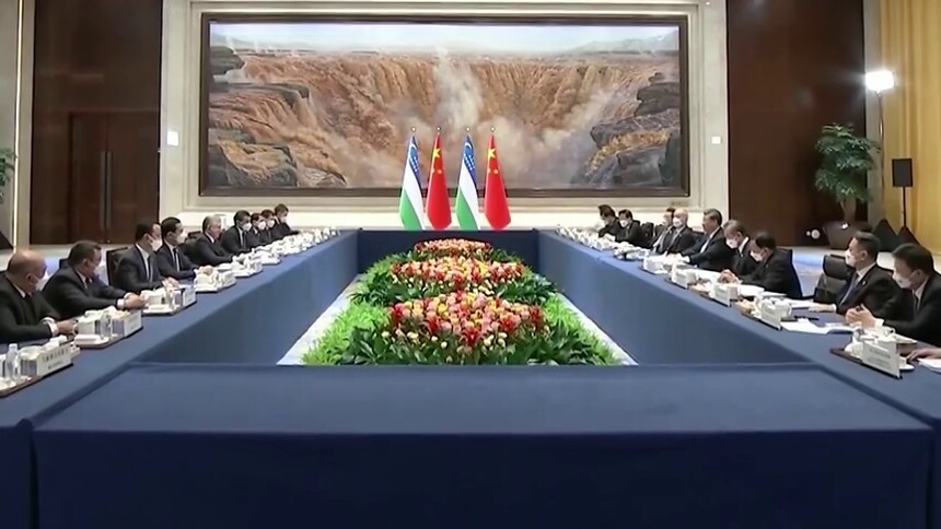 习近平同乌兹别克斯坦总统会谈