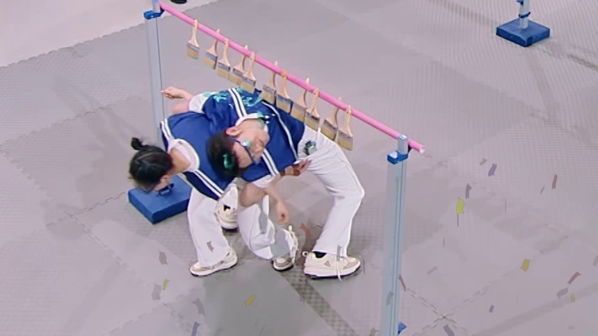 背人过杆！张彬彬吴倩默契大考验