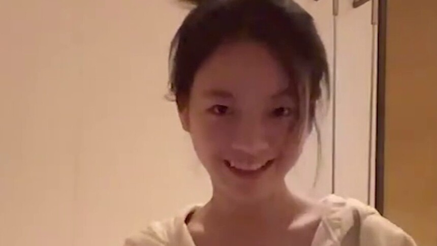 李庚希跳舞视频曝光 《漫长的季节》线上团建欢乐多