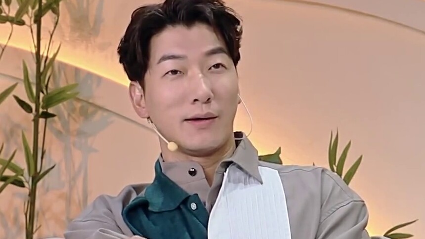 张亮在孩子睡着之后的独家癖好引发在场惊呼
