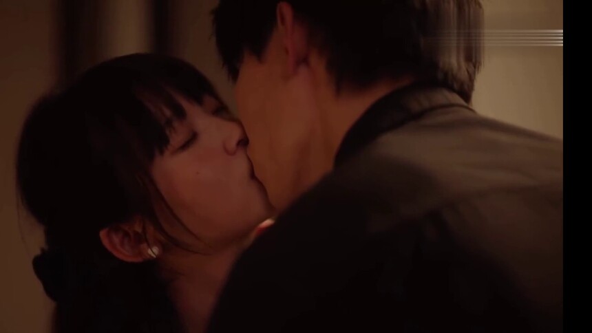 周翊然张淼怡《当我飞奔向你》吻戏太欲了！