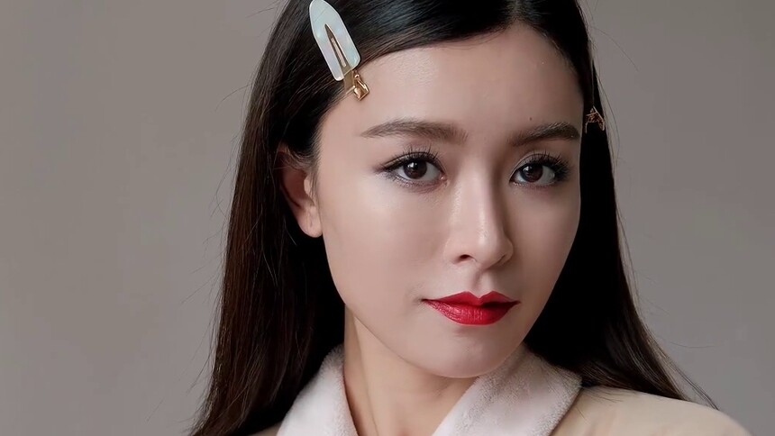 文咏珊亲自还原《消失的她》李木子妆容，秒变脸也太牛了！