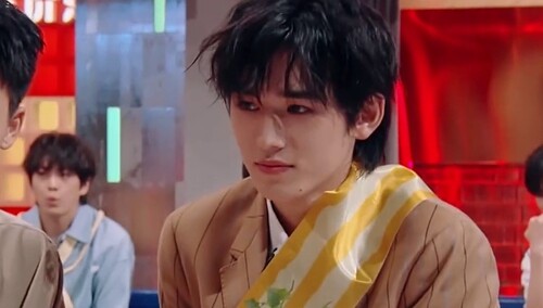 你好，星期六 2023