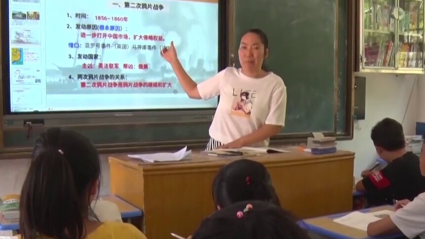 王云真：身残志不残 学生眼中的“妈妈老师”