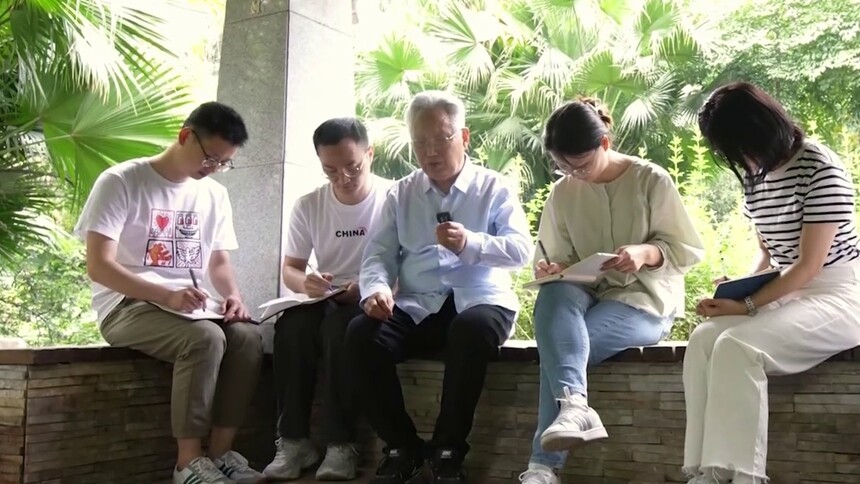 思政会客厅 | 探寻心迹 理解人生——访心理学家黄希庭
