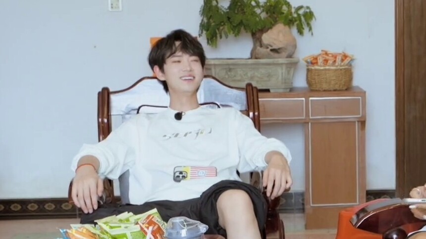 “梗王”黄新淳在线爆梗