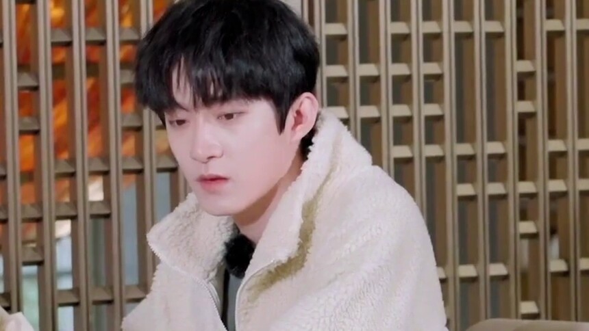 曹恩齐自曝戴假发