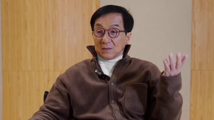 【时尚芭莎】成龙五招解决新年焦虑 “龙年一起成龙！”