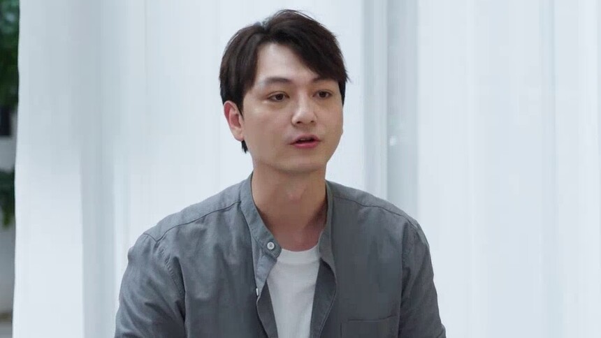 向南胡非劝韩云老胡去体检，老胡说他们是两个大忽悠