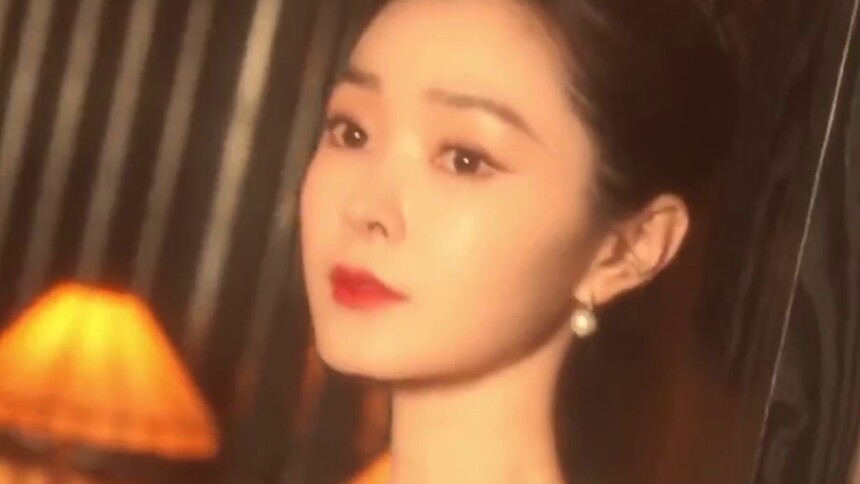 宋轶淡蓝羽毛礼服 海的女儿空灵精致