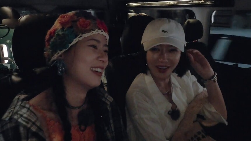 《花少·好友记》精彩花絮：花少团逛夜市属性大爆发 赵昭仪看倒骑驴DNA瞬间动了