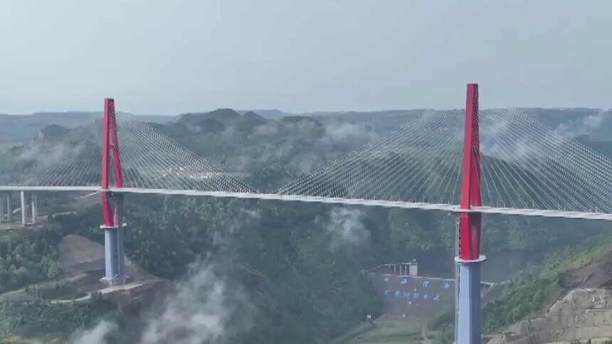 “云中漫步”世界级景观桥成贵州旅游新亮点