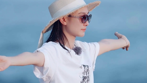 陶昕然母女海边喊话 陶昕然感谢了不起的自己