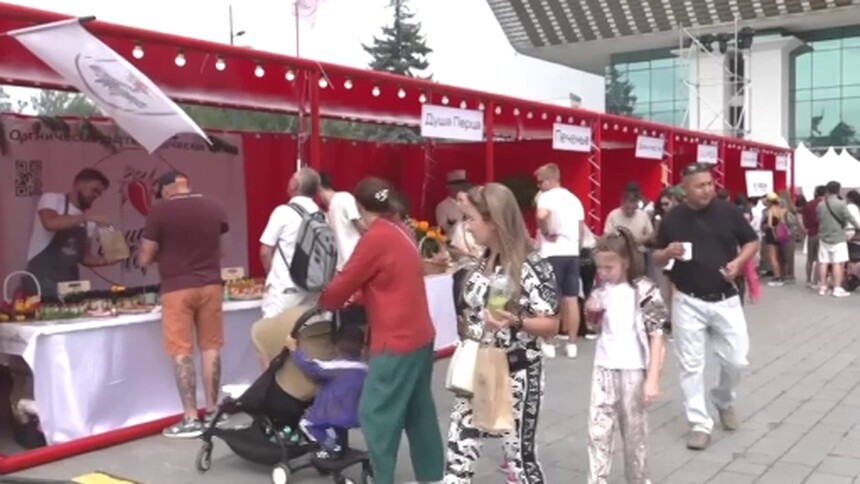 哈萨克斯坦阿拉木图市举办美食节