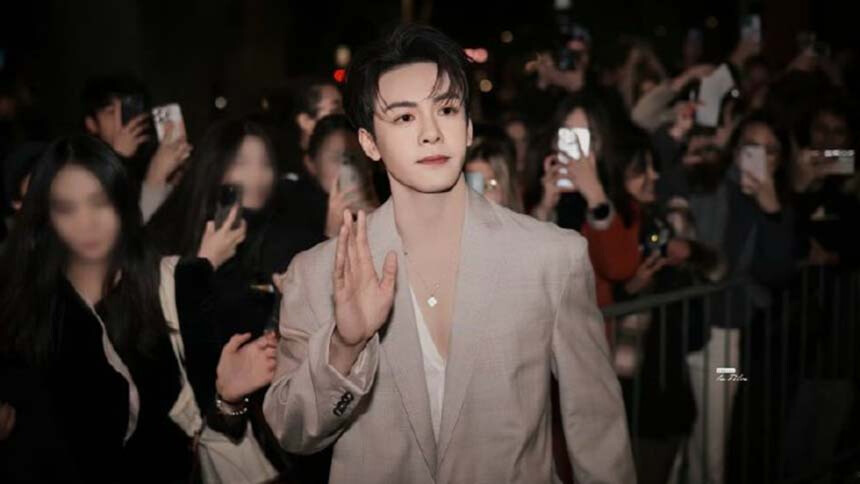 曾舜晞亮相米兰时装周 米色套装尽显矜贵气质