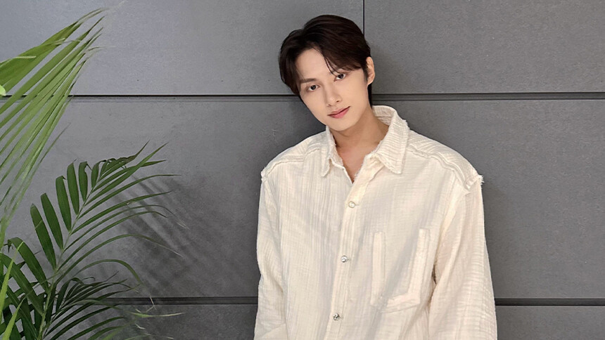 文俊辉弹钢琴视频释出 气质优雅超养眼