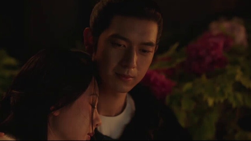 《锦绣芳华》第10集看点：何惟芳醉酒表白蒋长扬，我喜欢你