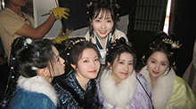 李兰迪分享《朝雪录》片场花絮 与剧组演员互动氛围超好