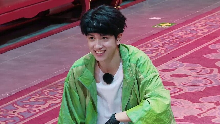 彩蛋：敖子逸小嘴叭叭全是梗