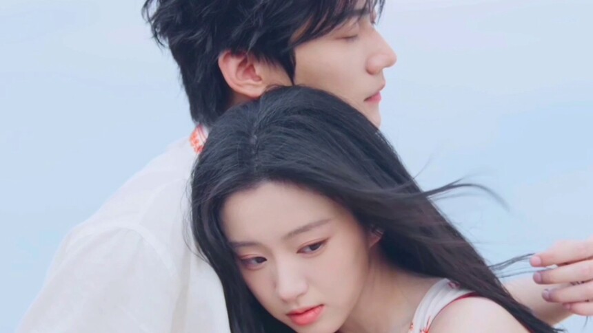 《炽夏》七夕双人大片：包上恩周柯宇坠入炽热盛夏