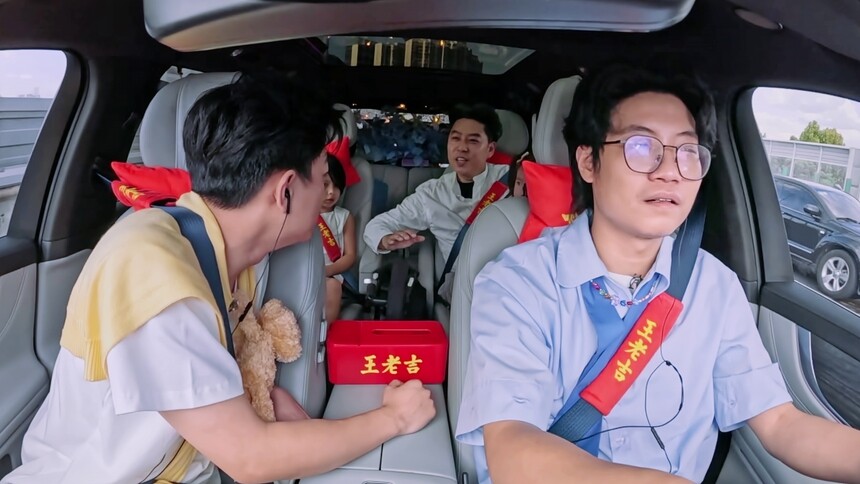 徐浩伦浅学罗马尼亚语 展现超强语言天赋