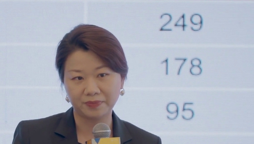 精英律师刘思远上线 出席会议演讲气场全开