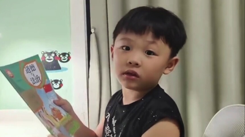 萌娃书包大揭秘：小可爱孙嘉鑫书包大公开
