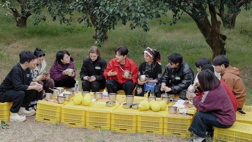 孙坚谈农之重，郭敬恩道摘果不易
