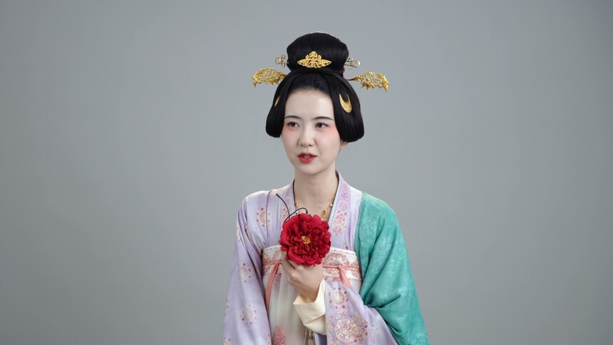 《国色芳华》会员快乐续摊企划：许龄月对爱情拿得起放得下