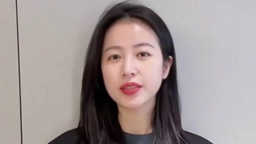 周雨彤蛇年新春祝福