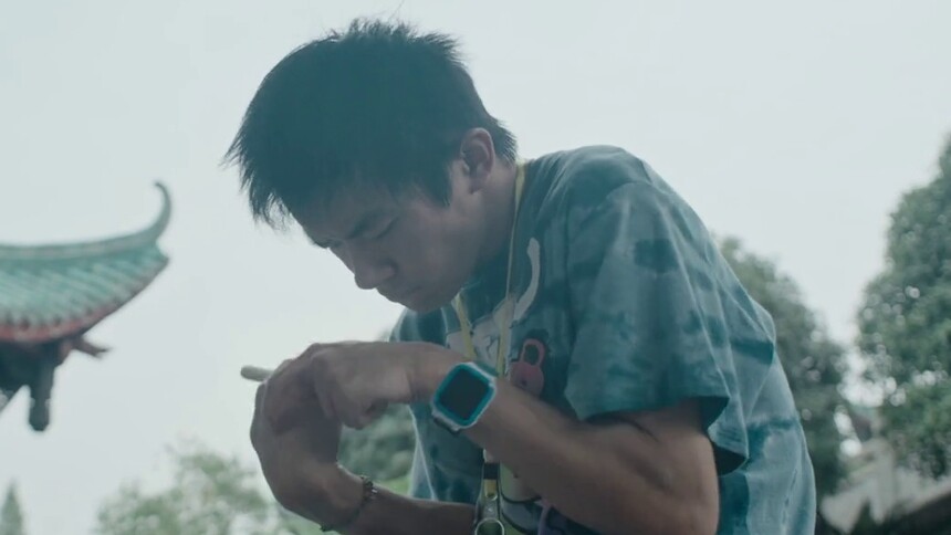 春和学打鼓遭众人嘲笑 外婆维护春和跟人干架