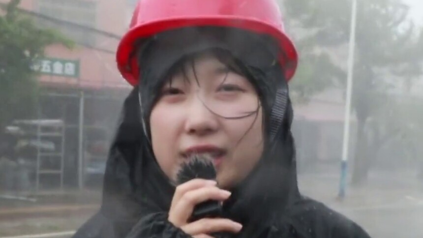 海南文昌 记者现场报道台风“麦德姆”