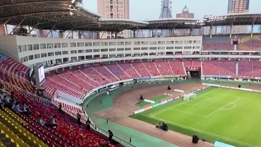 星城战雁城：双雄对决 谁主沉浮？ 连线前方记者曾令鹏：湘超首次应用AI无人直播 效果怎么样？一起来“找茬”
