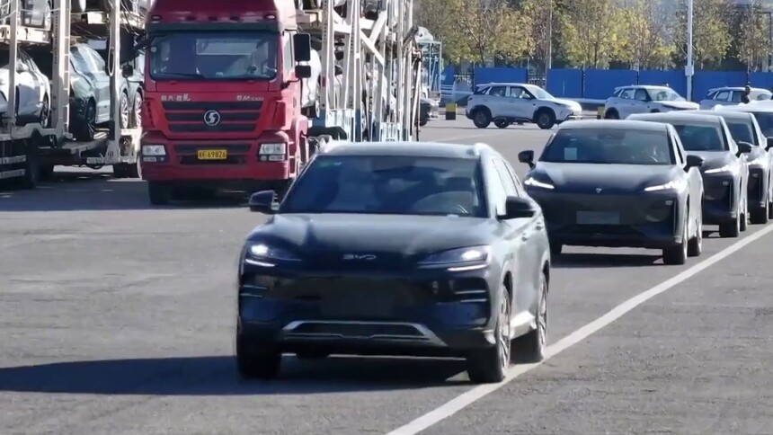 前三季度霍尔果斯口岸进出口货运量3488.1万吨