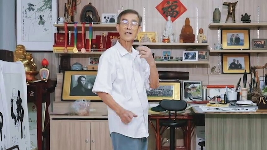 99岁的孔繁根，身为孔子后裔笔耕不辍
