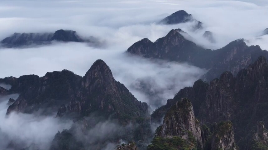 安徽黄山：云涛卷翠 天地共成诗画