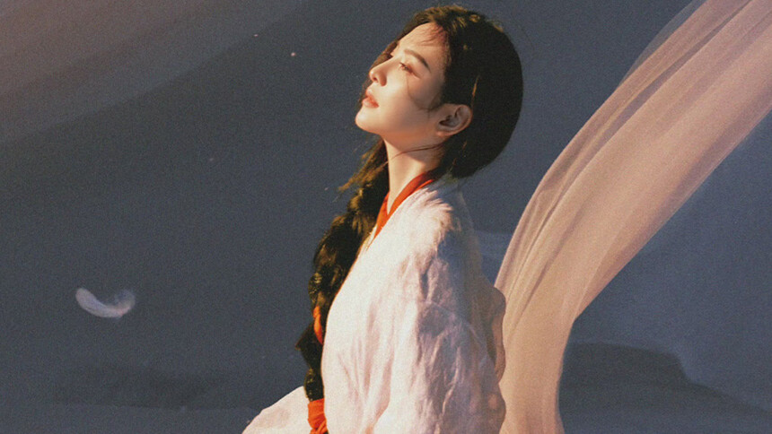 章若楠工作室分享九宫格 古风造型尽显温婉气质