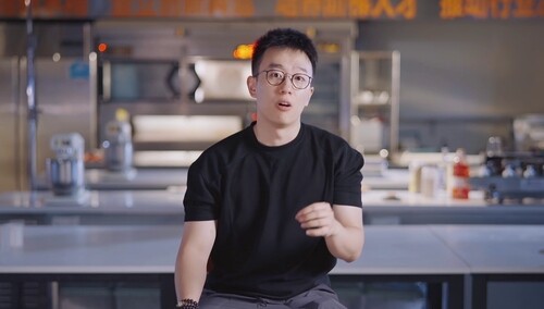 “硅谷精英”董凡铭变身烘焙厂长 遭遇管理危机？