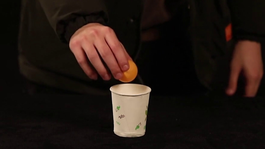 起飞的乒乓球原理是什么？