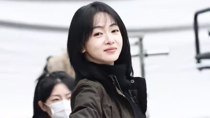 吴谨言新剧工装造型路透 气场全开走路带风