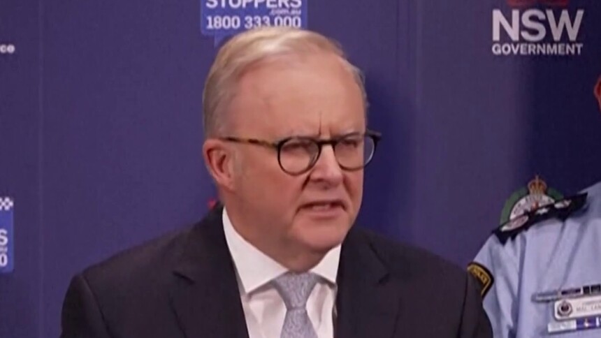 澳大利亚邦迪海滩枪击事件已致16人死亡 澳总理：澳情报系统存在“实质性问题”